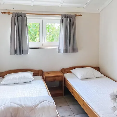 Zeepolder Ref, 230 Holiday home *
